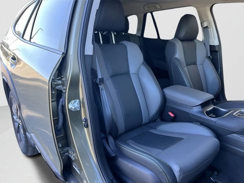 Used 2025 Subaru Outback Onyx Edition image 27