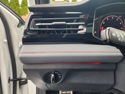 Used 2025 Volkswagen Jetta GLI Autobahn image 24