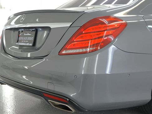 Used 2017 Mercedes-Benz S 550 Sedan w/ Sport Package w/ Sport Package image 19