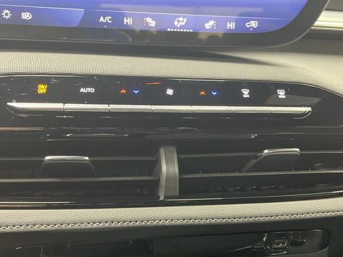 New 2026 Buick Enclave Sport Touring w/ Power Package image 24