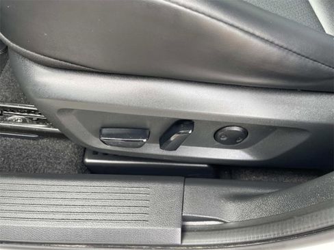 Used 2023 Nissan Rogue SV w/ SV Premium B Package image 23