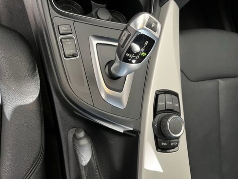 Used 2018 BMW 320i xDrive Sedan w/ Convenience Package image 17