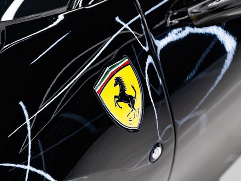 Used 2023 Ferrari F8 Tributo RWD image 9
