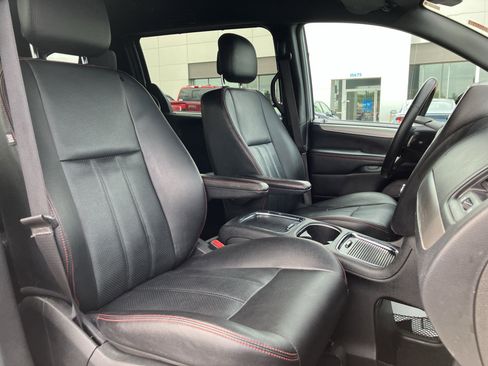 Used 2019 Dodge Grand Caravan GT w/ Safety Sphere Group FWD image 37