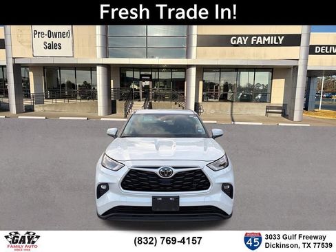 Used 2024 Toyota Highlander LE image 2