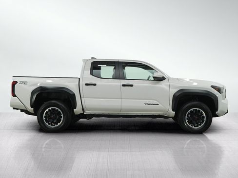 Used 2024 Toyota Tacoma TRD Off-Road AWD/4WD image 8