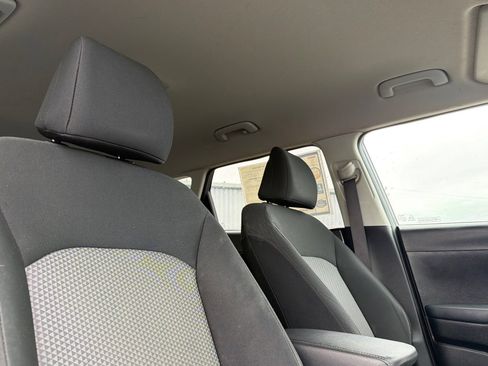 Used 2023 Kia Soul LX w/ LX Technology Package FWD image 16