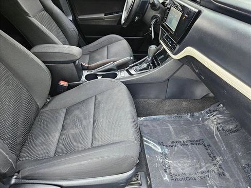 Used 2018 Toyota Corolla iM image 19