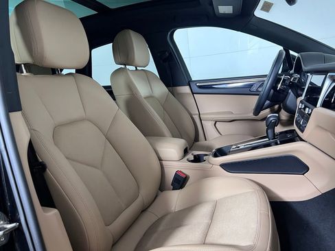 Certified 2023 Porsche Macan Turbo AWD/4WD image 20