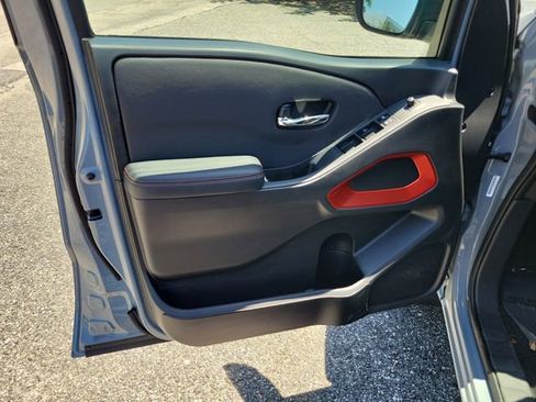 Used 2024 Nissan Frontier PRO-4X w/ Technology Package image 8