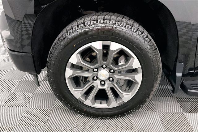 Used 2024 Chevrolet Silverado 1500 High Country w/ LPO, Dark Essentials Package AWD/4WD image 10