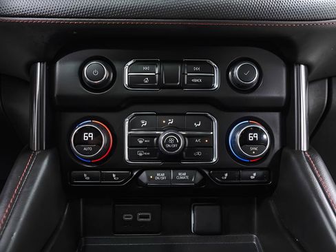 Used 2024 Chevrolet Suburban RST w/ Luxury Package AWD/4WD image 15