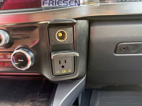 Used 2024 Ford F350 Lariat w/ Lariat Ultimate Package AWD/4WD image 27