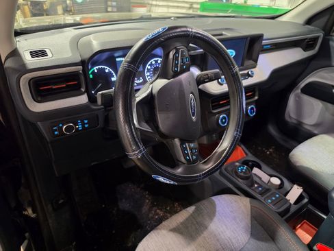 Used 2023 Ford Maverick XLT FWD image 4