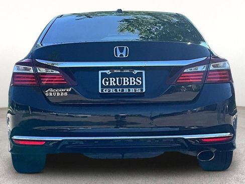 Used 2017 Honda Accord EX-L image 5