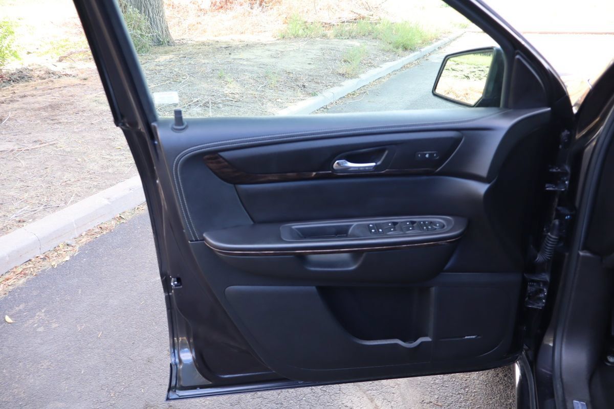Used 2015 GMC Acadia Denali AWD/4WD image 25
