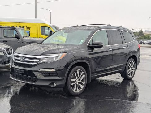 Used 2017 Honda Pilot Touring image 9