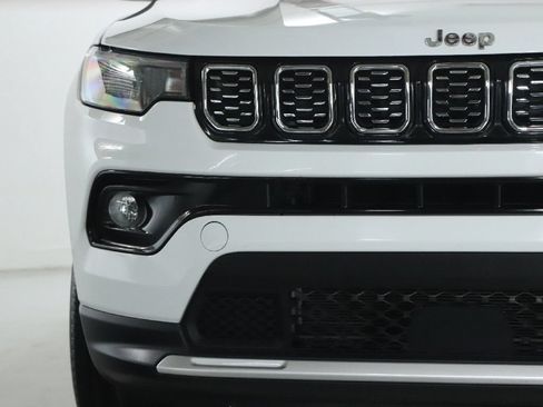 Used 2025 Jeep Compass Limited AWD/4WD image 6