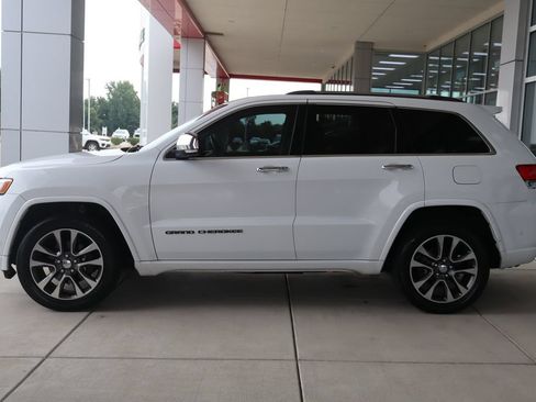 Used 2018 Jeep Grand Cherokee Overland AWD/4WD image 4