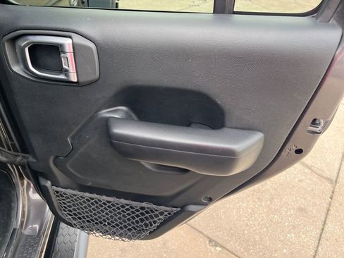 Used 2018 Jeep Wrangler Unlimited Sport S image 26