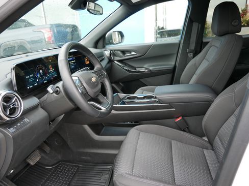 Certified 2025 Chevrolet Equinox LT image 8