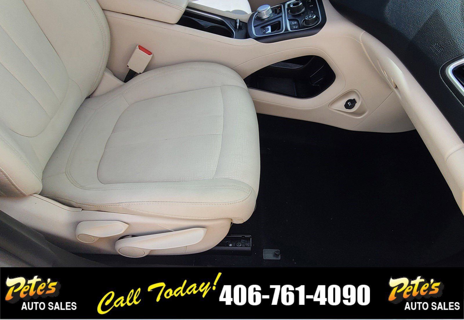 Used 2016 Chrysler 200 Limited FWD image 14