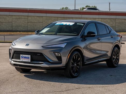 Used 2025 Buick Envista Sport Touring image 3