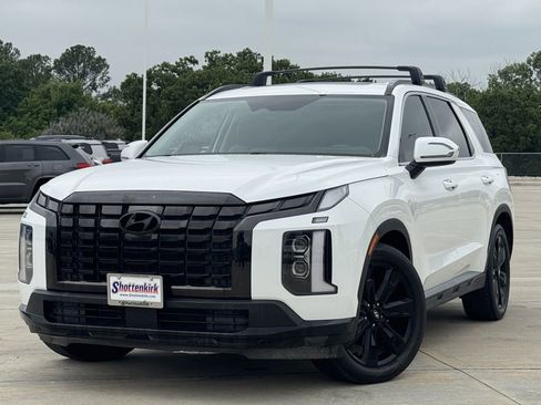 Used 2023 Hyundai Palisade XRT FWD image 2