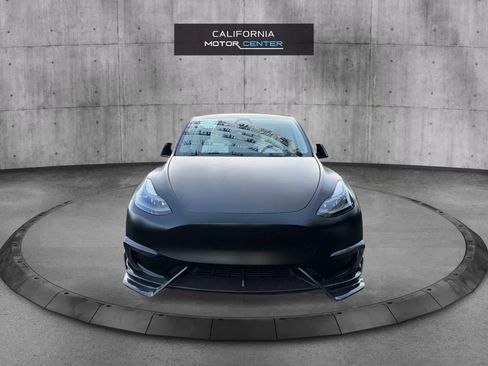 Used 2024 Tesla Model Y Long Range AWD/4WD image 2