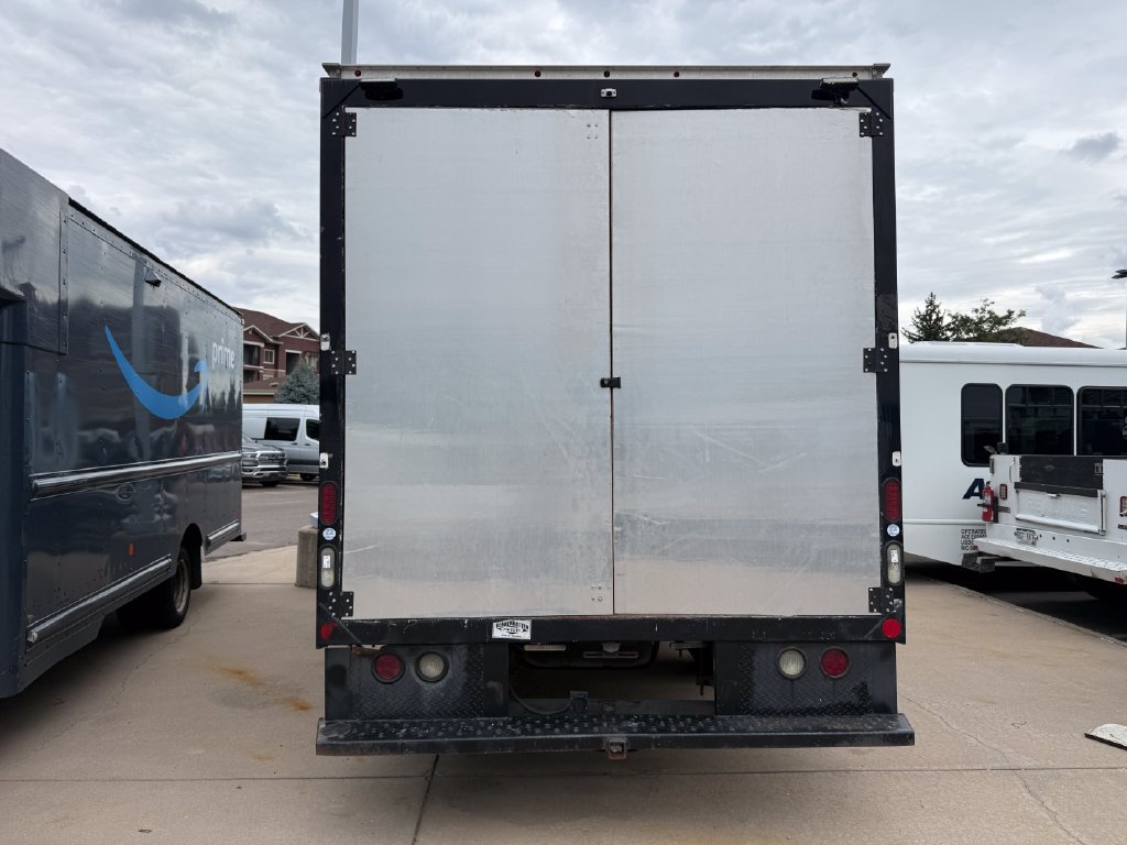 Used 2016 Ford E-450 and Econoline 450 Super Duty RWD image 4