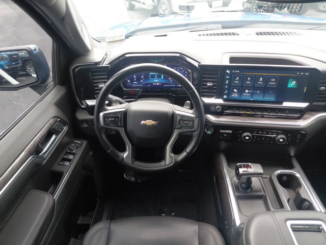 Used 2022 Chevrolet Silverado 1500 LTZ w/ LTZ Convenience Package II AWD/4WD image 19