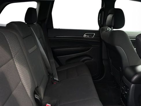 Used 2018 Jeep Grand Cherokee Laredo AWD/4WD image 15