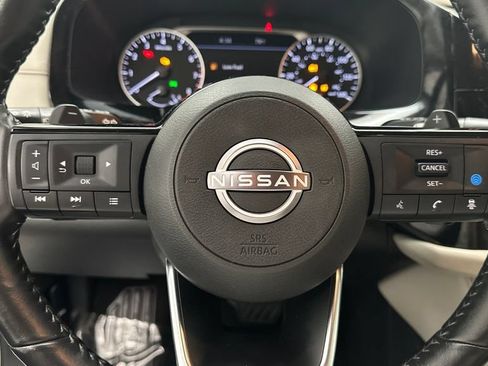 Used 2023 Nissan Pathfinder SL AWD/4WD image 13