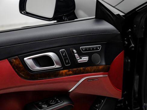 Used 2017 Mercedes-Benz SL 550 image 82