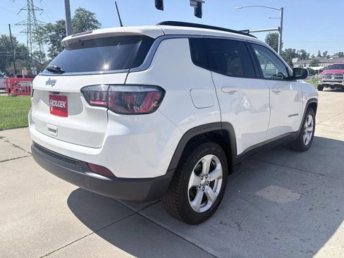 Used 2019 Jeep Compass Latitude FWD image 4