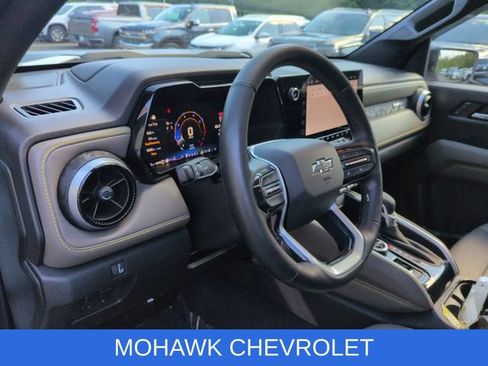 Used 2024 Chevrolet Colorado ZR2 w/ ZR2 Convenience Package III AWD/4WD image 10