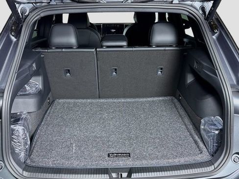 New 2025 Volkswagen Tiguan SE R-Line image 26