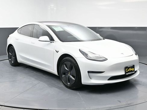 Used 2019 Tesla Model 3 Mid Range image 2