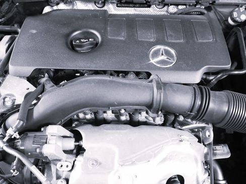 Used 2023 Mercedes-Benz GLB 250 4MATIC image 70