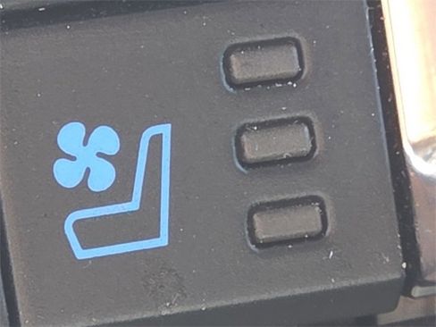 Certified 2022 Ford Expedition XLT image 5