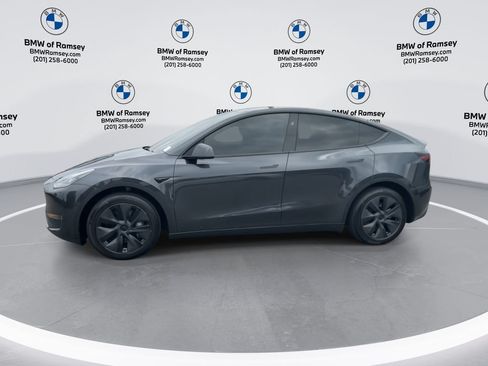 Used 2024 Tesla Model Y Long Range RWD image 5