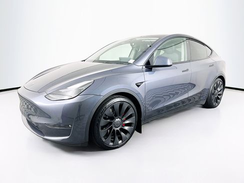 Used 2022 Tesla Model Y Performance image 3