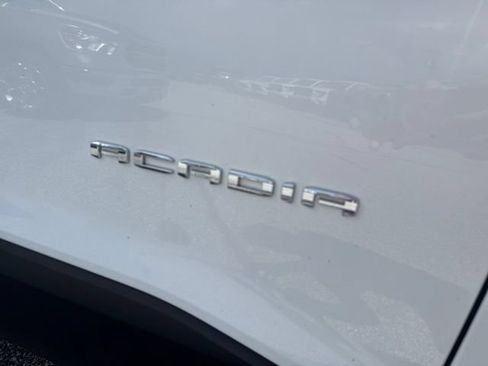 Certified 2020 GMC Acadia SLE w/ Driver Convenience Package AWD/4WD image 10