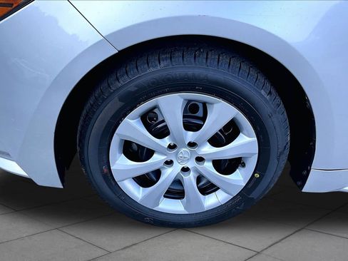 Certified 2022 Toyota Corolla LE FWD image 11