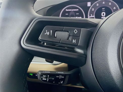 New 2026 Porsche Cayenne Coupe AWD/4WD image 13