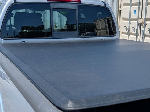 Used 2016 Nissan Frontier SV w/ SV Value Truck Package RWD image 14