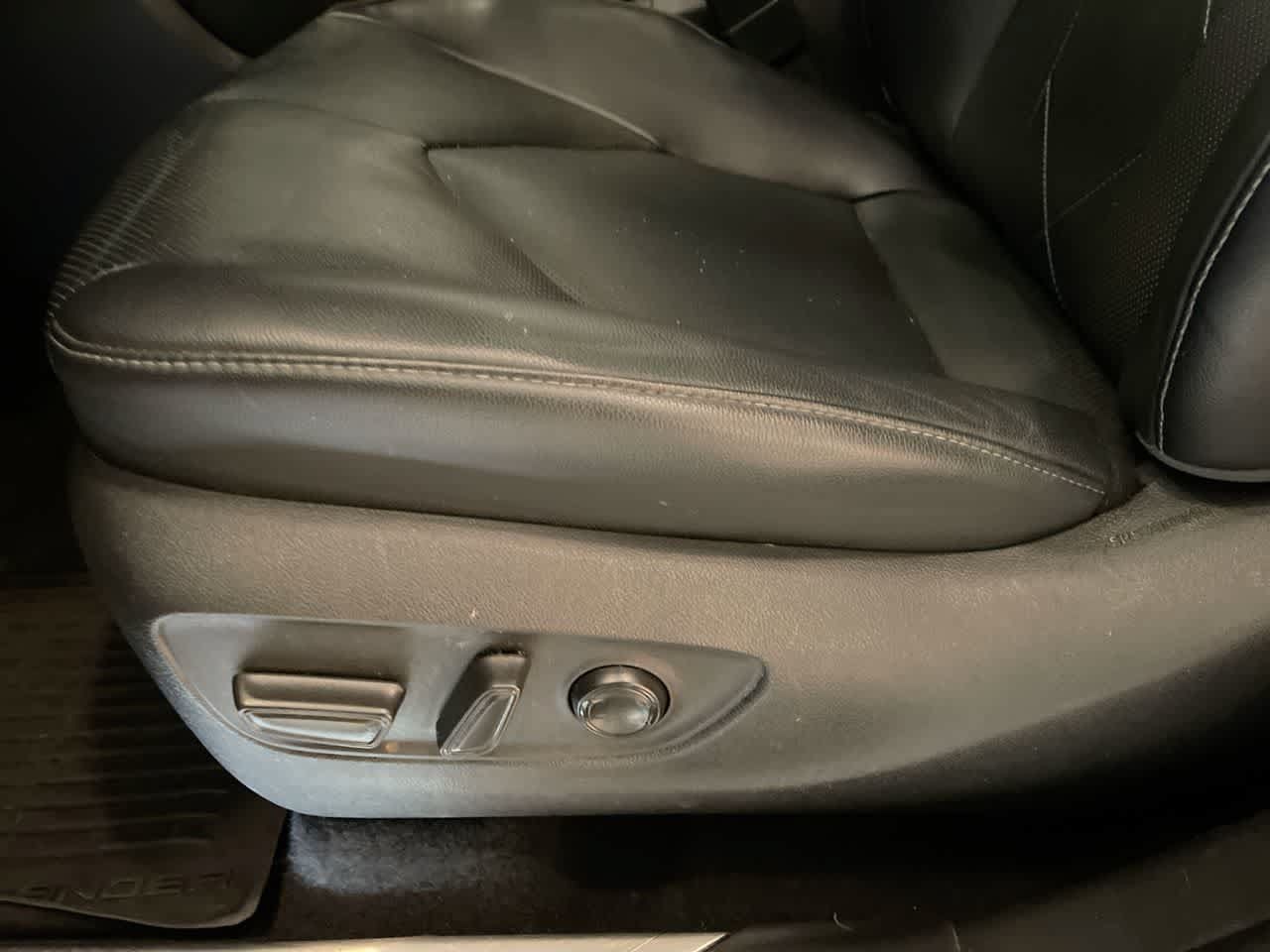 Used 2022 Toyota Highlander Platinum AWD/4WD image 12