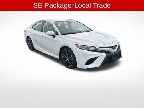 Used 2019 Toyota Camry SE image 3