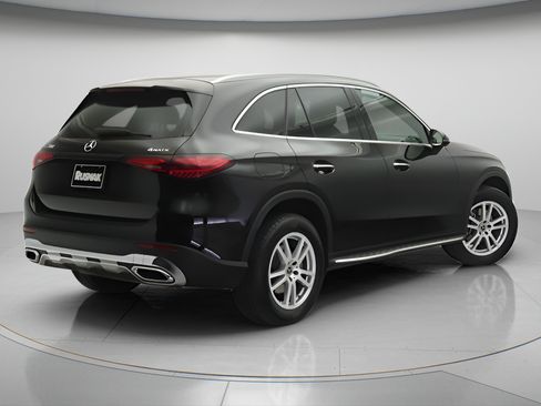 Certified 2025 Mercedes-Benz GLC 300 4MATIC image 4