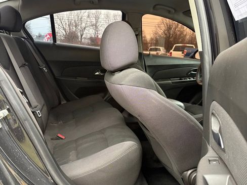 Used 2015 Chevrolet Cruze LT image 12